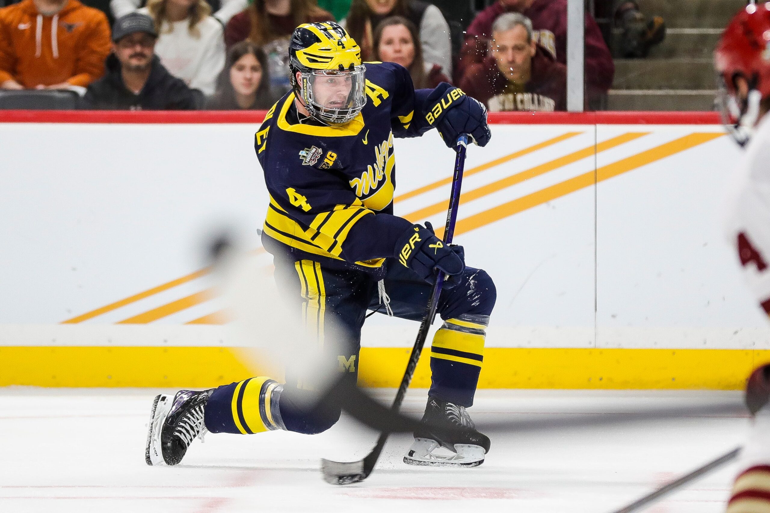 The Columbus Blue Jackets College Prospect Gavin Brindley Signs his ELC