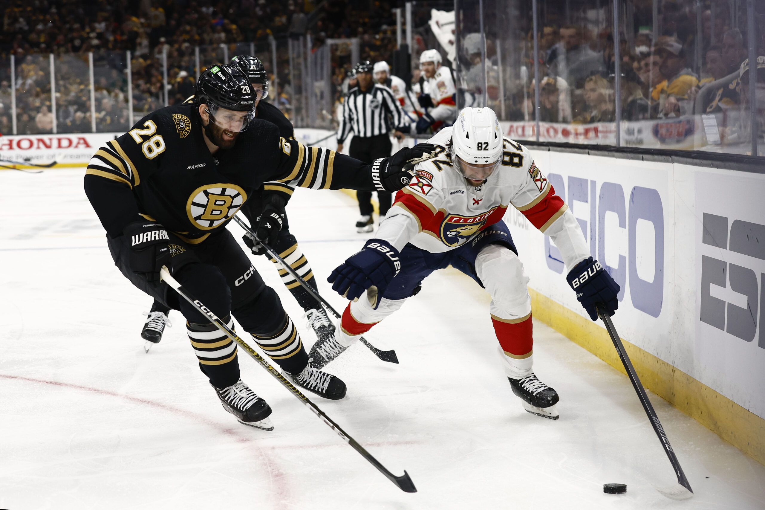 Vancouver Canucks Sign Former Bruins Defenceman Derek Forbort for $1.5M AAV