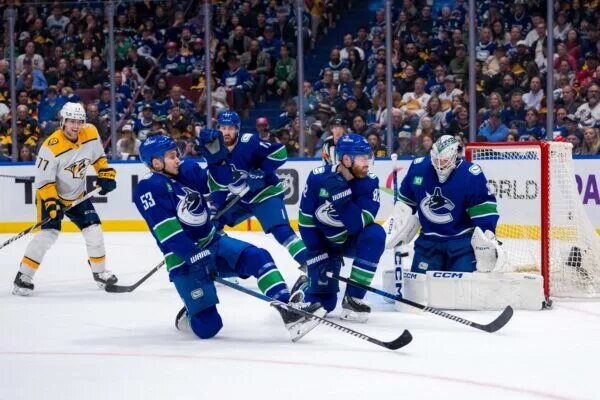 Toronto Maple Leafs Sign Teddy Blueger To Two-Year Deal