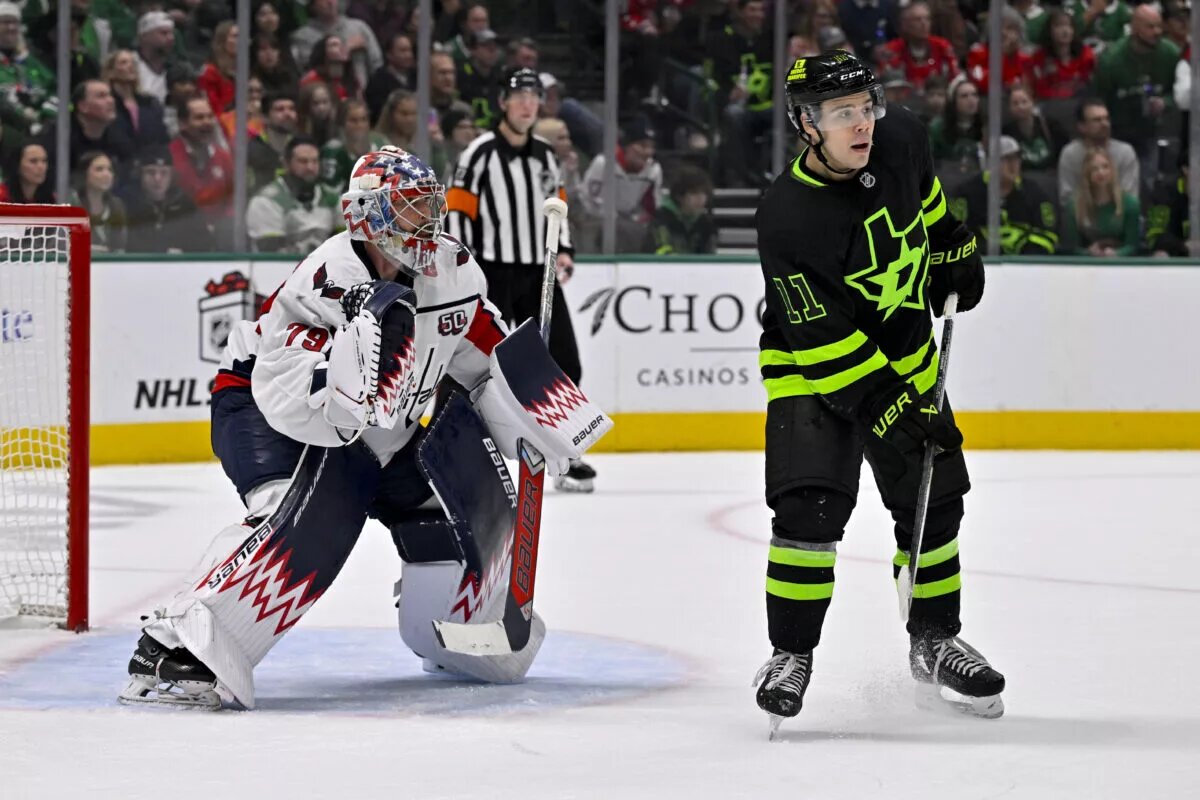 NHL rumours; Charlie Lindgren signed