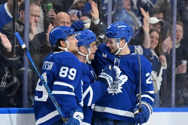 Toronto Maple Leafs Trade Scott Laughton in NHL Deadline Deal