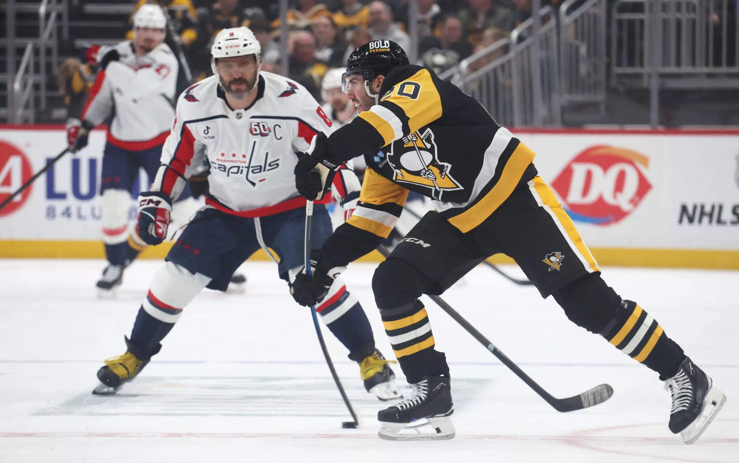 Pittsburgh Penguins Overcome New York Islanders 8-3 In Key Eastern Conference Matchup