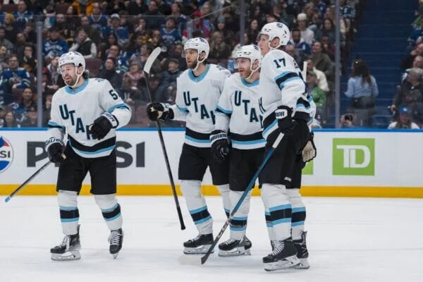 Ian Cole Signs With Chicago Blackhawks on One-Year Deal