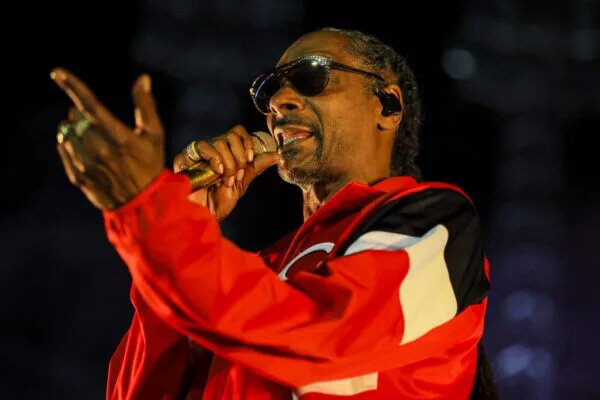 Snoop Dogg To Join Peacock As Analyst For NBA Broadcast