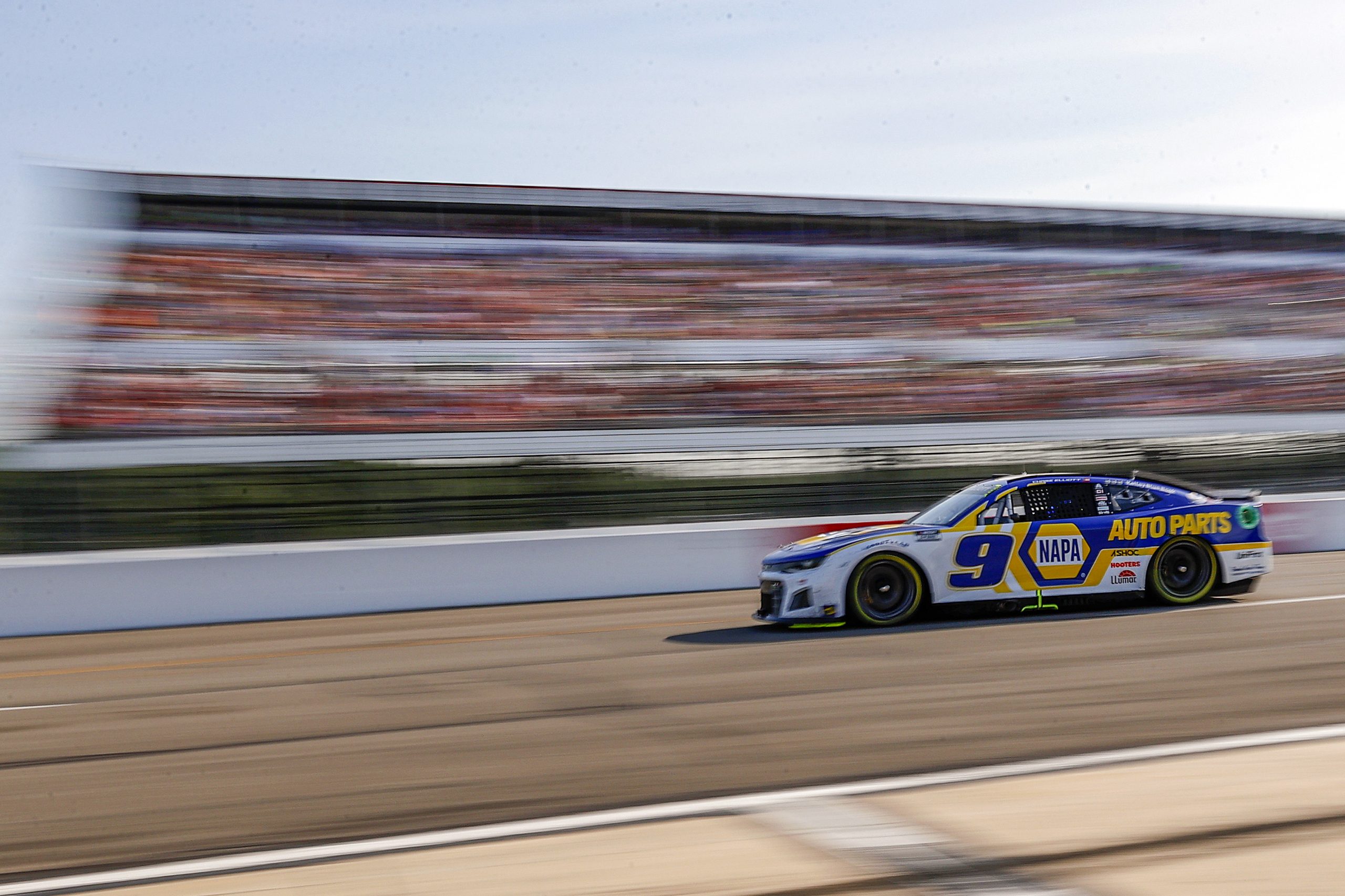 Chase Elliott wins, after Denny Hamlin and Kyle Busch disqualified