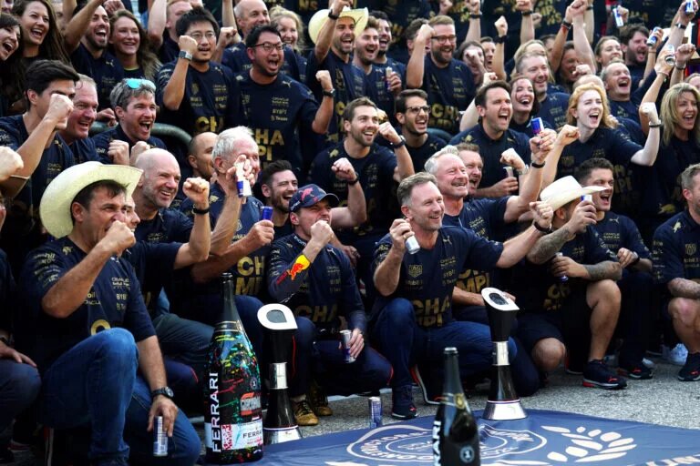 AUSTIN, TEXAS - OCTOBER 23: Race winner Max Verstappen of the Netherlands and Oracle Red Bull Racing celebrates winning the F1 World Constructors Championship with his team after the F1 Grand Prix of USA at Circuit of The Americas on October 23, 2022 in Austin, Texas. (Photo by Alex Bierens de Haan/Getty Images) // Getty Images / Red Bull Content Pool // SI202210240171 // Usage for editorial use only //