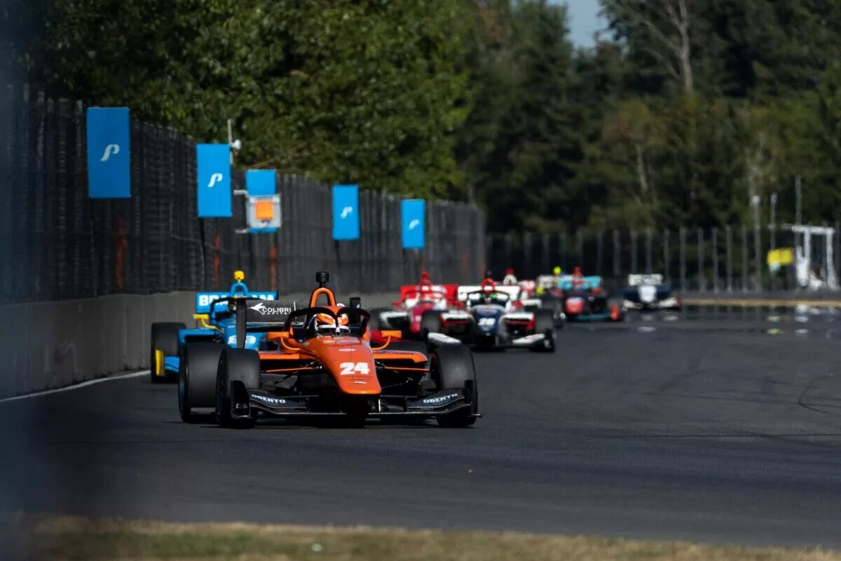 Benjamin Pedersen leads the field at Portland International Raceway in 2022.