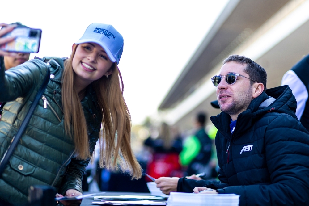 Robin Frijns, ABT CUPRA Formula E Team, Autograph Session