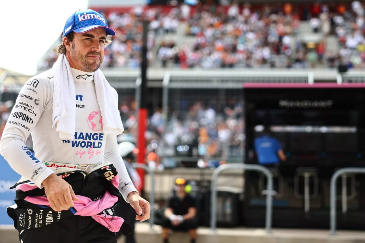 Fernando Alonso (ESP) Alpine F1 Team on the grid. United States Grand Prix, Sunday 23rd October 2022. Circuit of the Americas, Austin, Texas, USA.