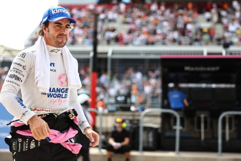 Fernando Alonso (ESP) Alpine F1 Team on the grid. United States Grand Prix, Sunday 23rd October 2022. Circuit of the Americas, Austin, Texas, USA.