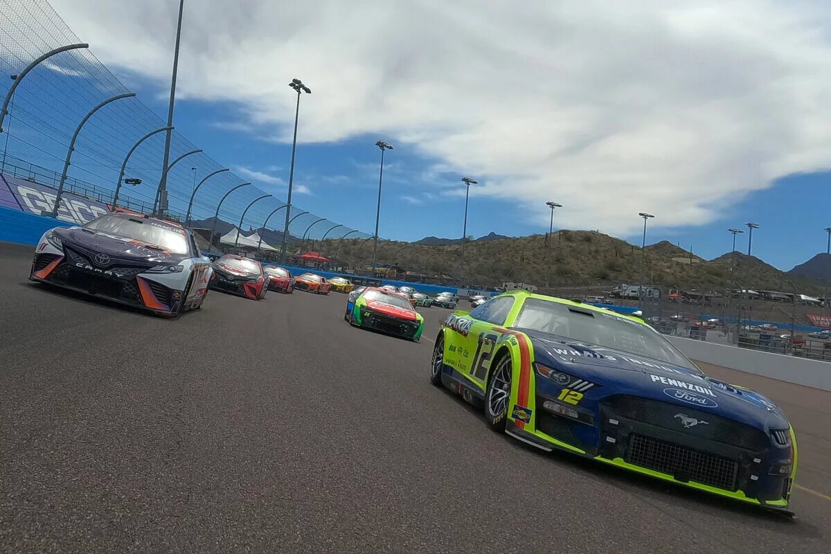 AVONDALE, ARIZONA - MARCH 13: Ryan Blaney, driver of the #12 Menards/Maytag Ford, races during the the Ruoff Mortgage 500 at Phoenix Raceway on March 13, 2022 in Avondale, Arizona. (Photo by Sean Gardner/Getty Images)