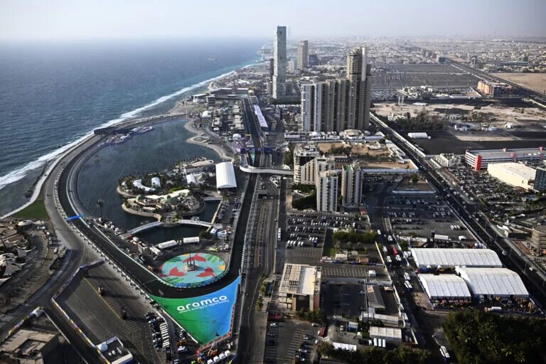 JEDDAH, SAUDI ARABIA - MARCH 26: A general view showing Max Verstappen of the Netherlands driving the (1) Oracle Red Bull Racing RB18 on track during final practice ahead of the F1 Grand Prix of Saudi Arabia at the Jeddah Corniche Circuit on March 26, 2022 in Jeddah, Saudi Arabia. (Photo by Clive Mason/Getty Images) // Getty Images / Red Bull Content Pool // SI202203260101 // Usage for editorial use only //