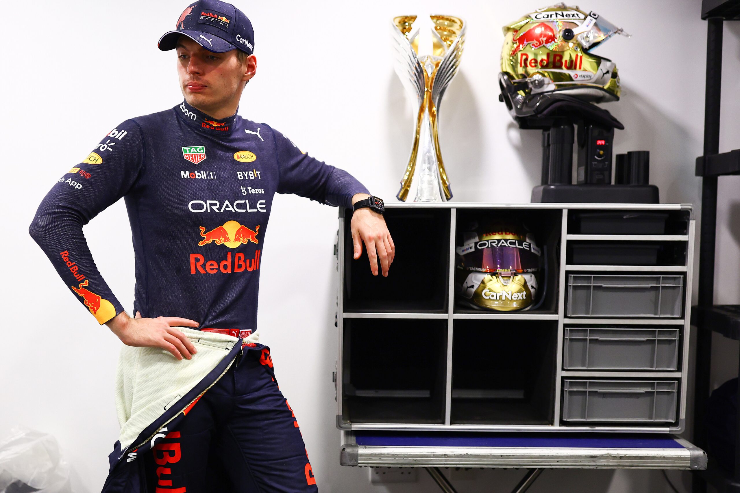 F1 Predictions - ABU DHABI, UNITED ARAB EMIRATES - NOVEMBER 20: Race winner Max Verstappen of the Netherlands and Oracle Red Bull Racing poses in his room following the F1 Grand Prix of Abu Dhabi at Yas Marina Circuit on November 20, 2022 in Abu Dhabi, United Arab Emirates. (Photo by Mark Thompson/Getty Images) // Getty Images / Red Bull Content Pool // SI202211202924 // Usage for editorial use only //