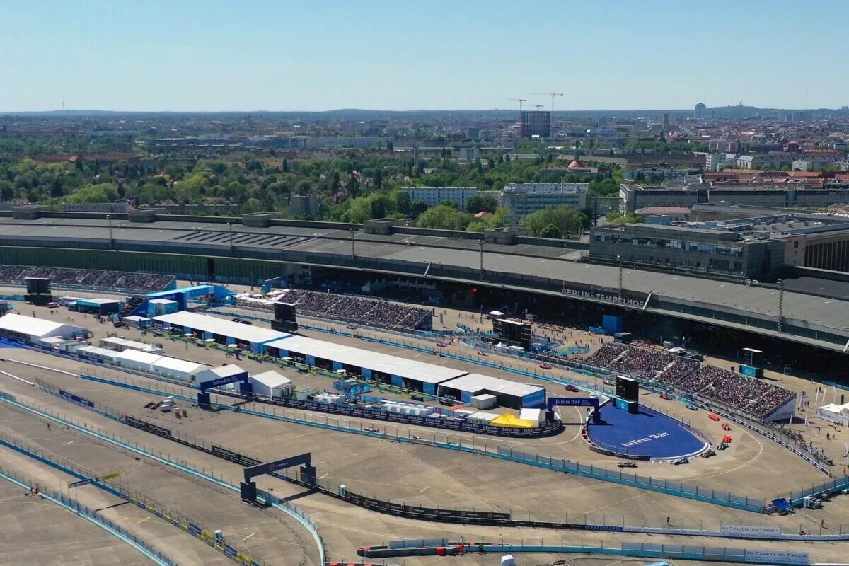 Aerial view of the start of the Formula E race in Berlin. (Copyright: Sam Bagnall)
