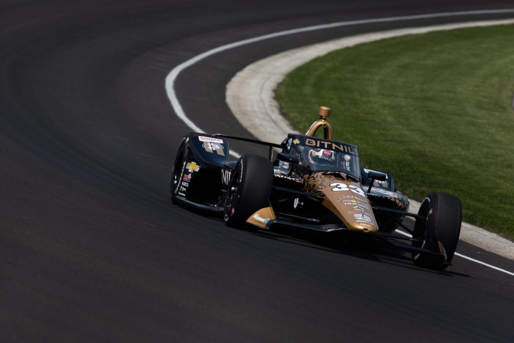 Ed Carpenter chạy một vòng trong vòng loại Indy 500 (Travis Hinkle/Penske Entertainment)
