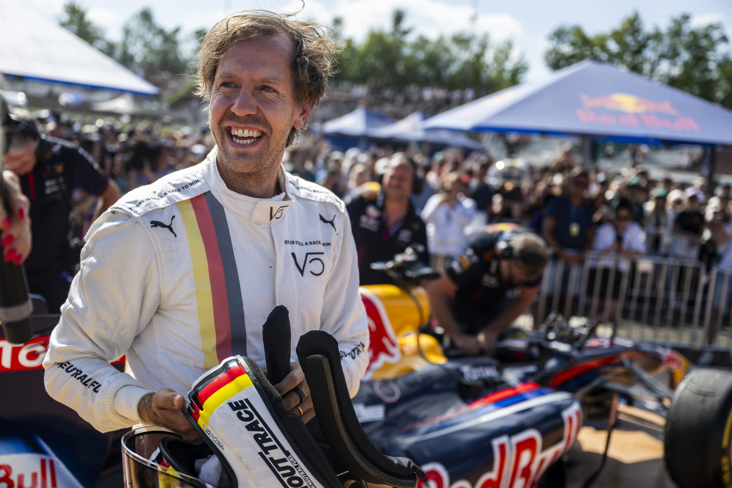 Sebastian Vettel in talks to make racing return in 2024