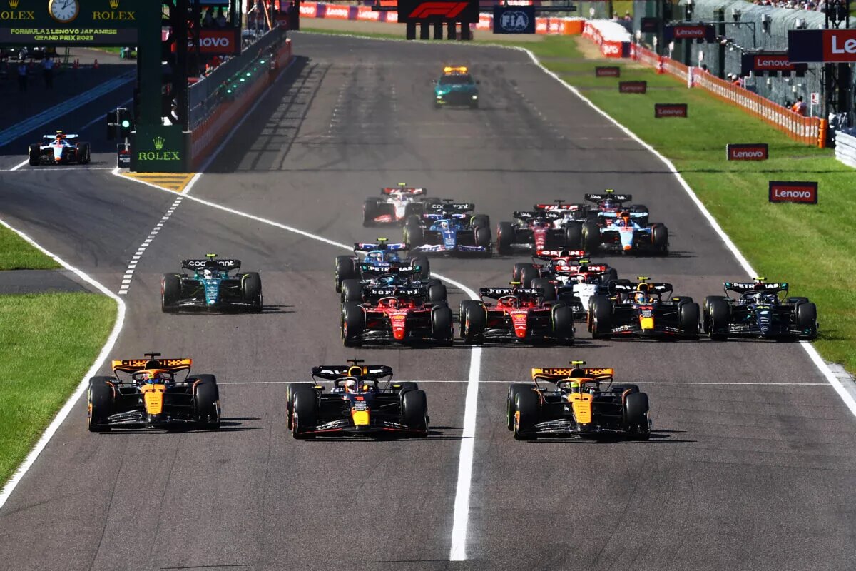 The start of the F1 2023 Japanese Grand Prix.