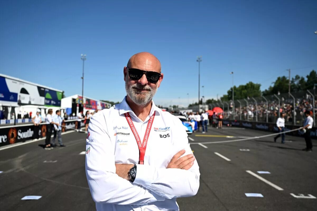 Formula E CEO Jeff Dodds on the grid ahead of an E-Prix