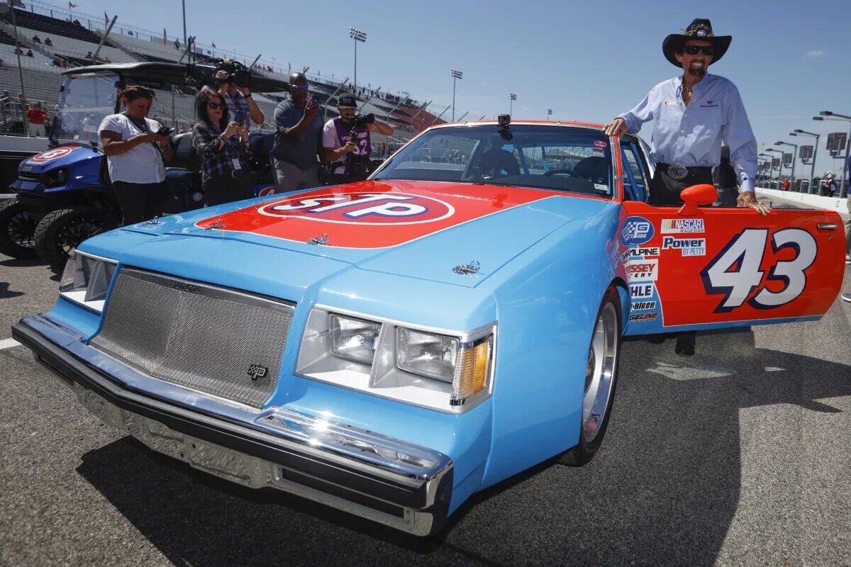 MADISON, ILLINOIS - JUNE 03: NASCAR Hall of Famer Richard Petty prepares to drive a replica of his #43 STP Pontiac during practice for the NASCAR Cup Series Enjoy Illinois 300 at WWT Raceway on June 03, 2022 in Madison, Illinois. (Photo by Sean Gardner/Getty Images)