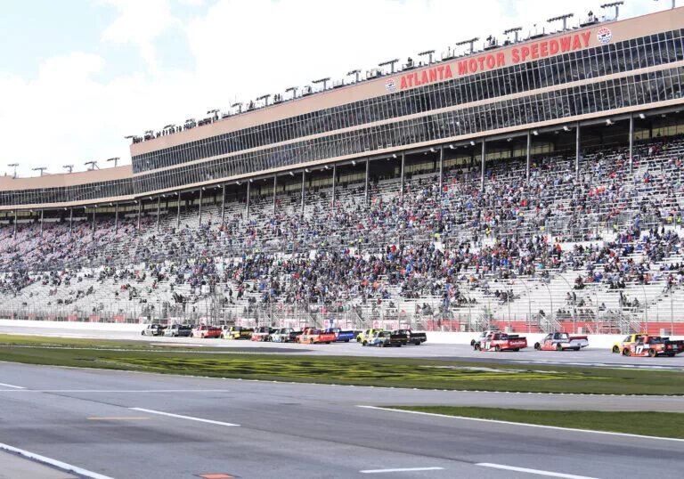 FEBRUARY 24: The field takes the green flag during the running of the NASCAR, Motorsport, USA Craftsman Truck Series Fr8 208 on February 24, 2024, at Atlanta Motor Speedway in Hampton, GA. (Photo by Jeffrey Vest Icon Sportswire)