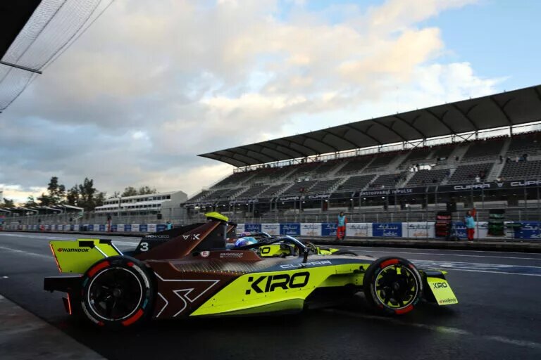 David Beckmann GER Cupra Kiro fährt aus der Box in die Boxengasse, FIA Formel E Weltmeisterschaft Saison 11, Mexiko City E- Prix, 11.01.2025, Mexiko, 2. freies Training *** David Beckmann GER Cupra Kiro drives out of the pits into the pit lane, FIA Formula E World Championship Season 11, Mexico City E Prix, 11 01 2025, Mexico, 2 free practice sessions