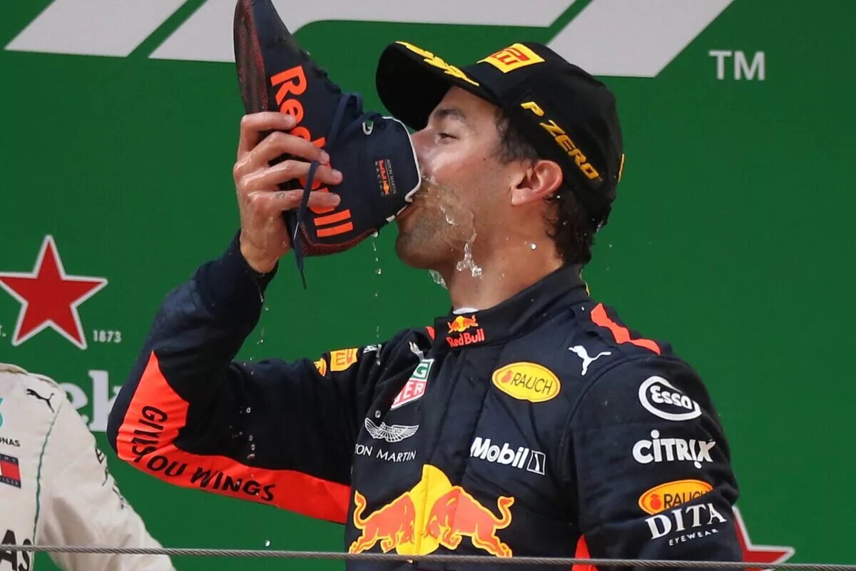 Daniel Ricciardo celebrates after winning 2018 Chinese GP