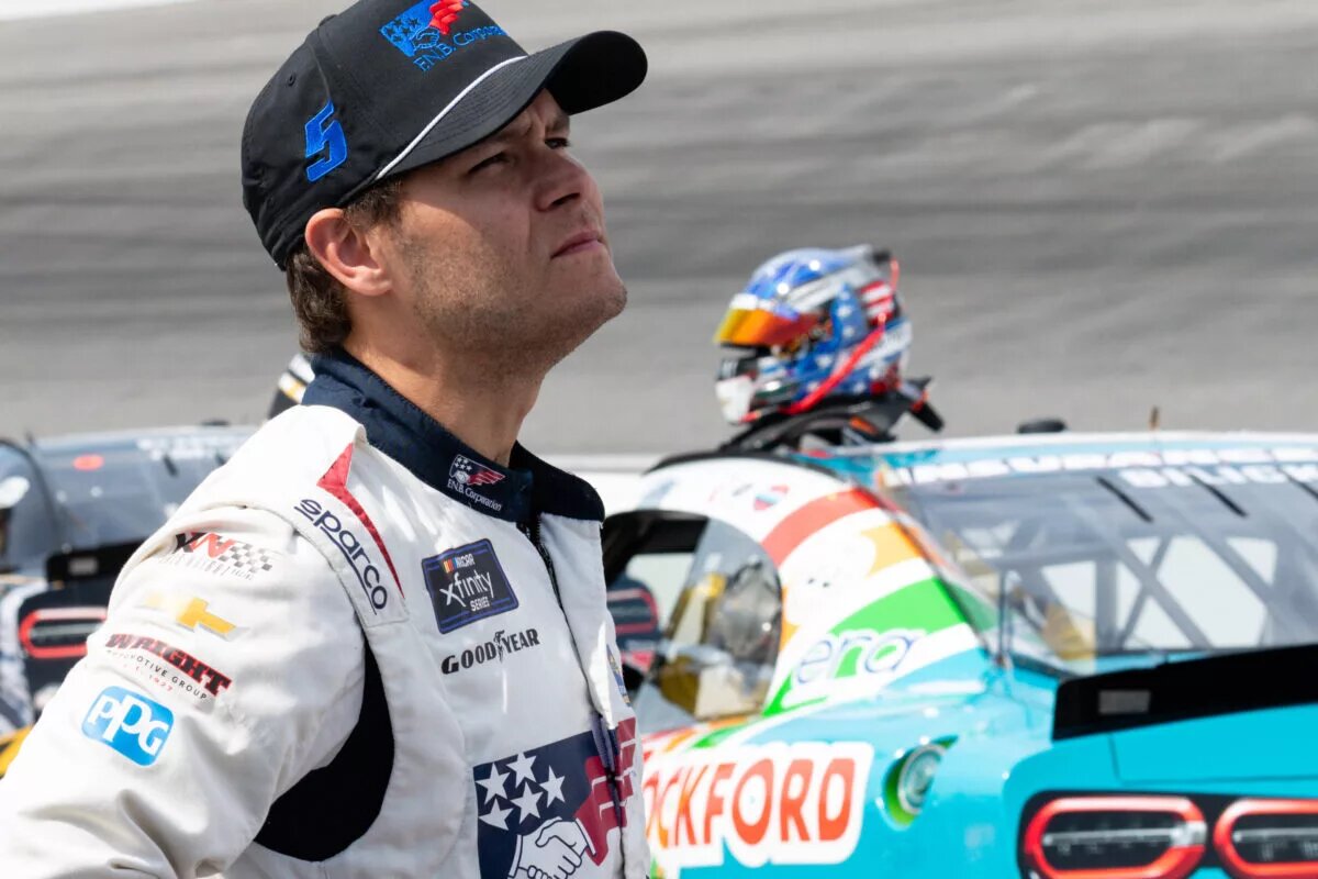 April 19, 2025, Rockingham, North Carolina, USA: NASCAR, Motorsport, USA Xfinity Series driver KRIS WRIGHT (5) looks up at the grandstands before qualifying for the NASCAR XFINITY Series North Carolina Education Lottery 250 at Rockingham Speedway