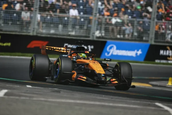 Piastri fastest ahead of Mercedes duo in Australia FP2