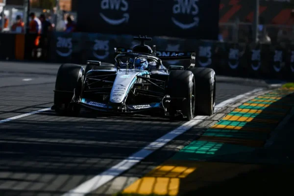 Mercedes look ominous in Australia race simulations