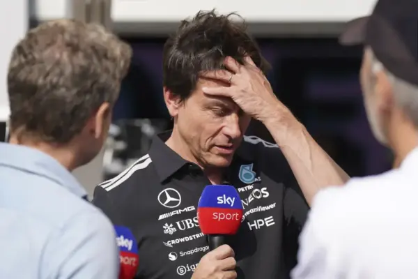 Wolff: Mercedes “can’t currently explain” Russell loss on straights