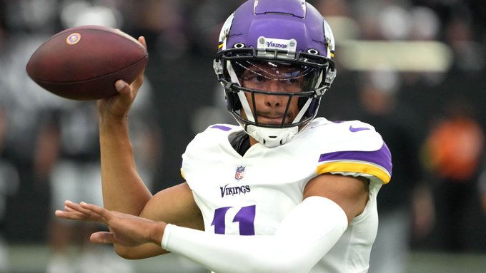 Former Minnesota Vikings quarterback is back working in the NFL