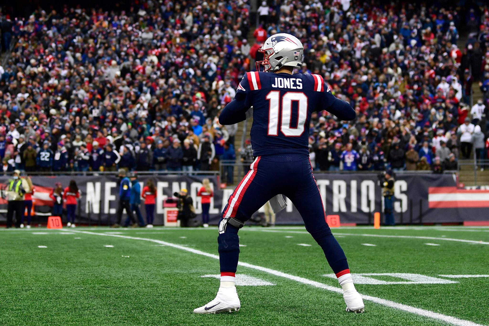 New England Patriots continue to make Super Bowl history by defying it