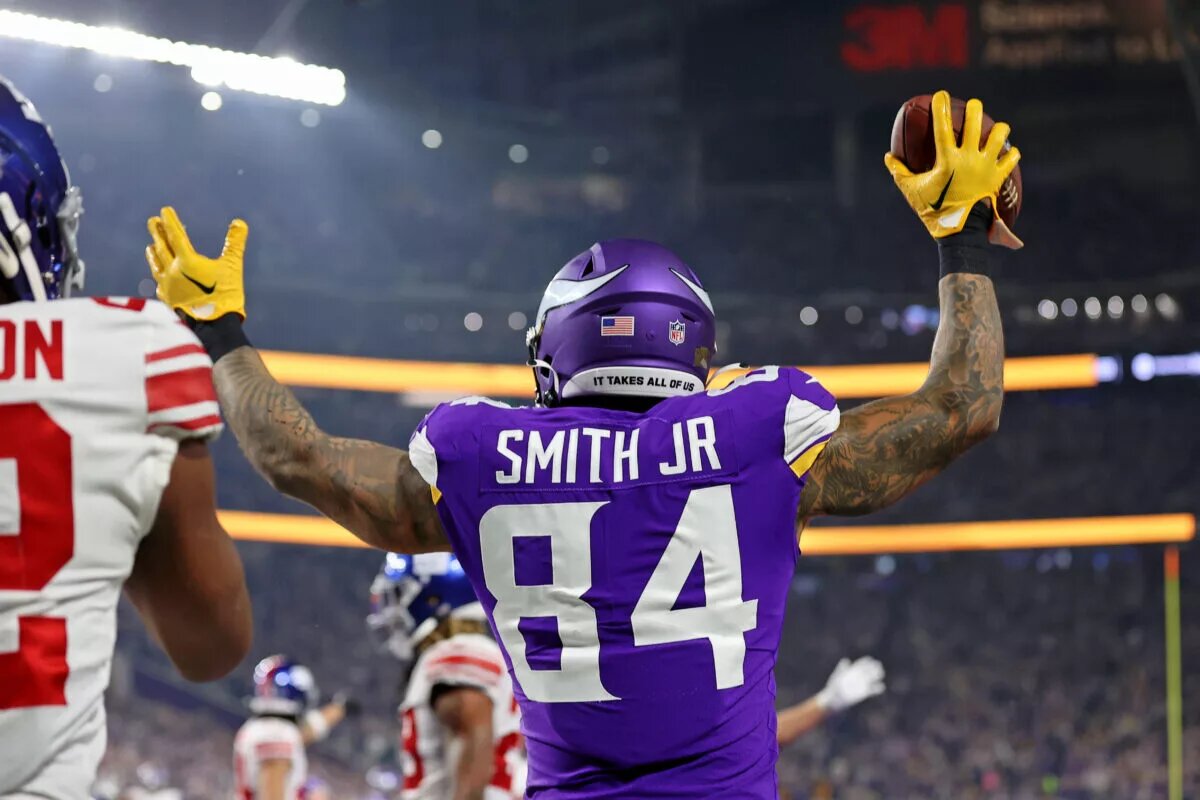 Irv Smith Contract