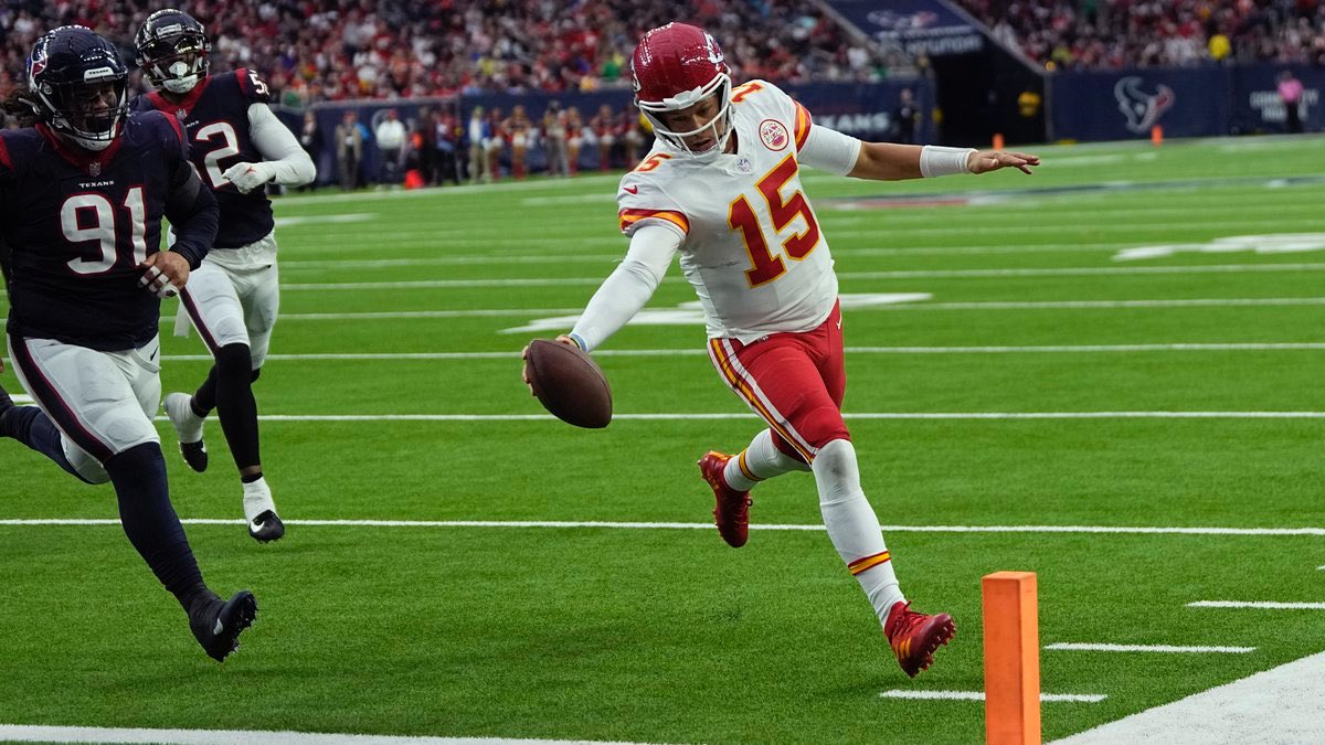 They Are Ruining Patrick Mahomes' NFL Career 