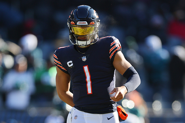 Chicago Bears QB Justin Fields records 'most impressive disastrous play'  vs. Dallas Cowboys