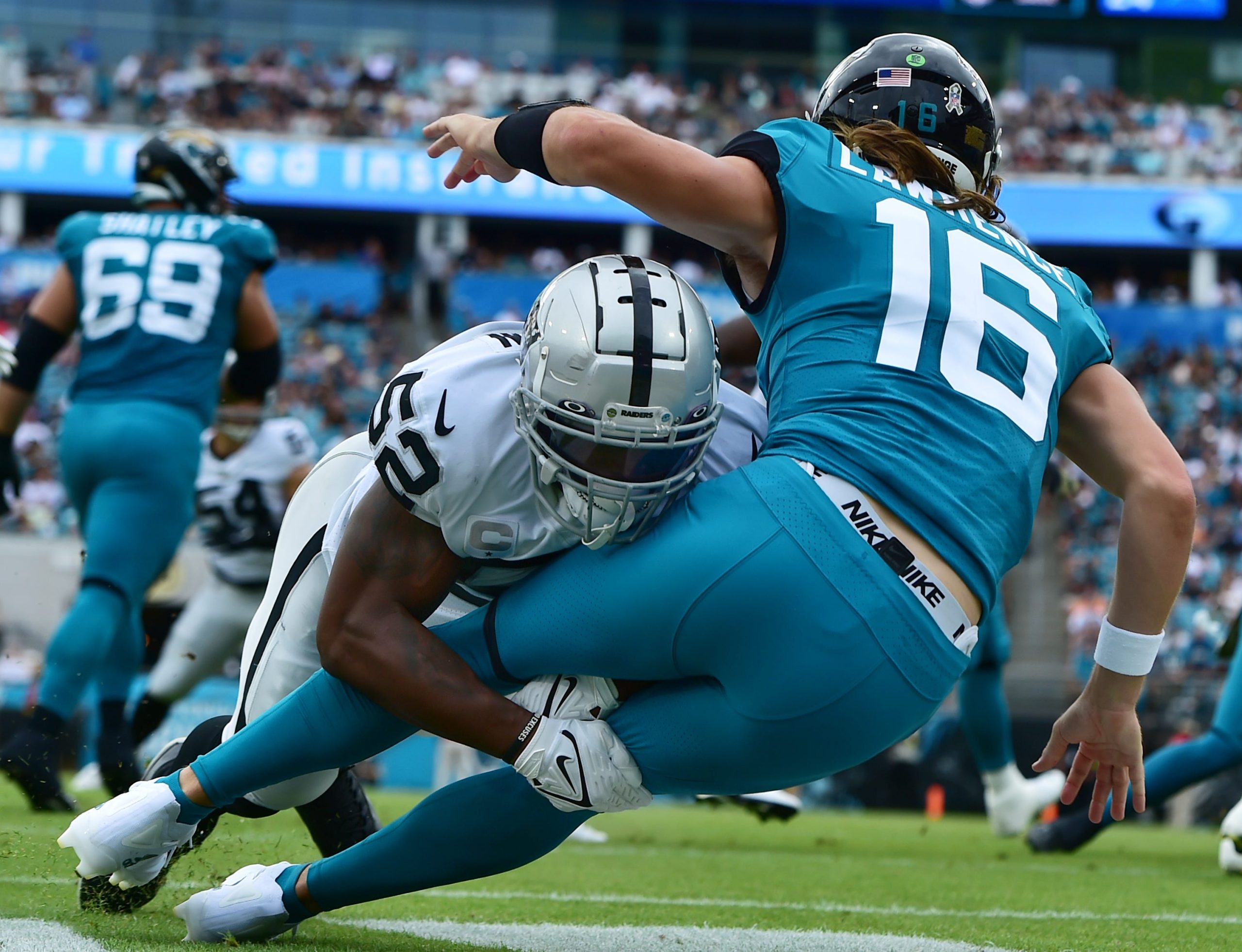 Panthers trade linebacker Denzel Perryman, draft pick to Raiders for  sixth-rounder in 2022 