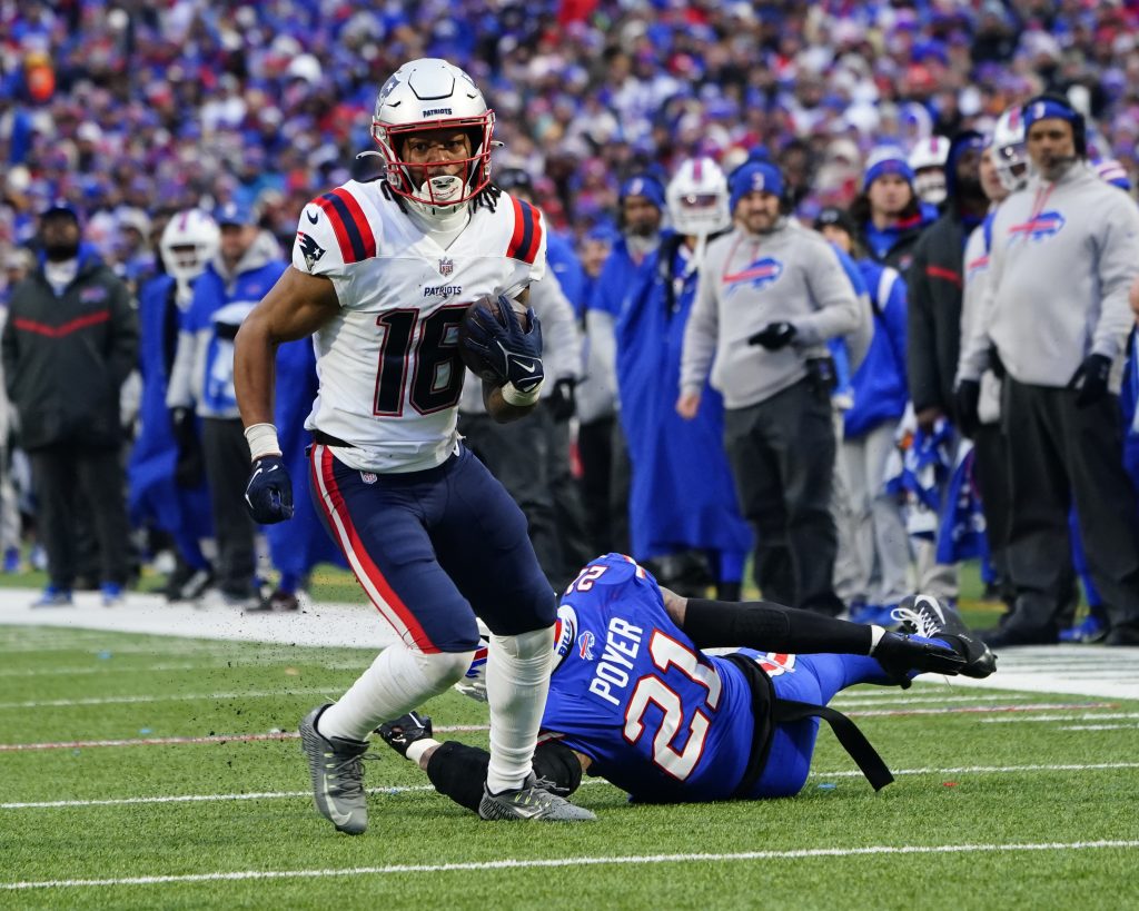 NFL notebook: Patriots receiver Jakobi Meyers signs contract tender