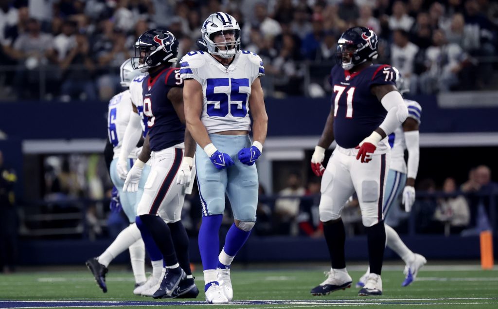 Leighton Vander Esch Returns On 1-Year Deal