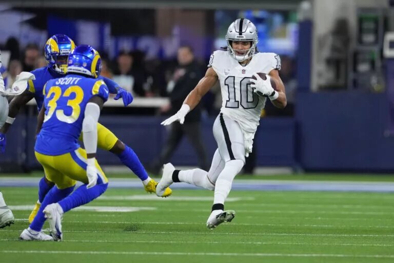 Mack Hollins Contract