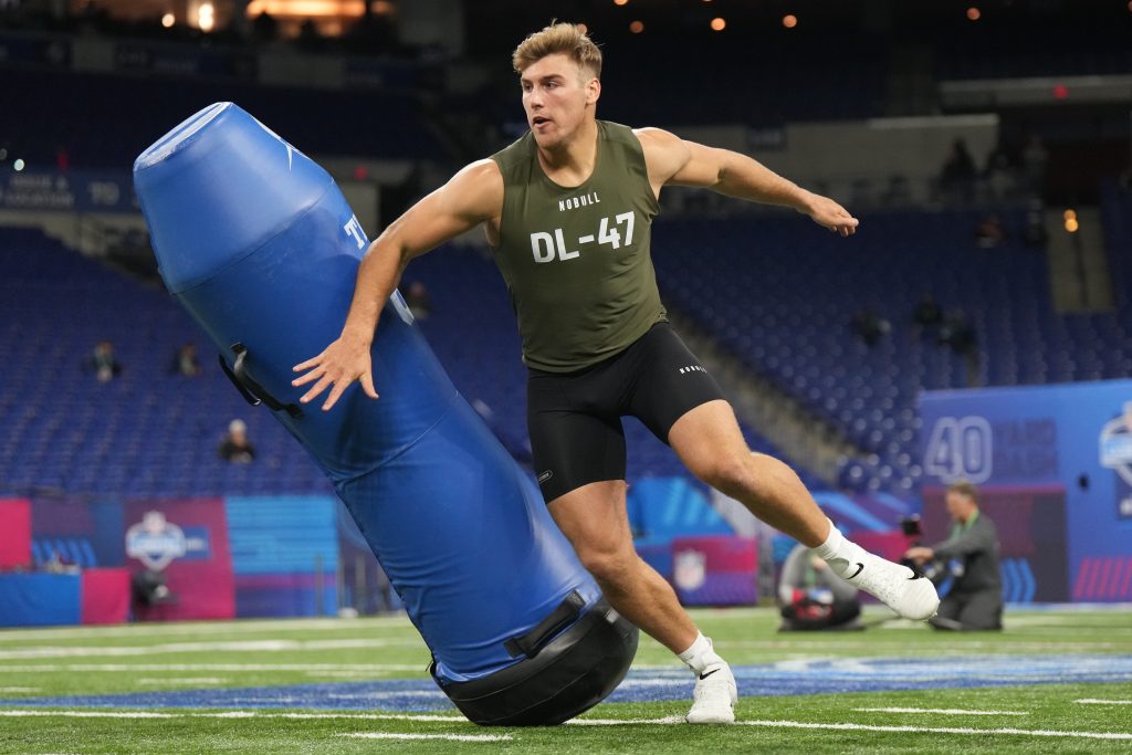 5 things to know about Packers' first-round pick Lukas Van Ness