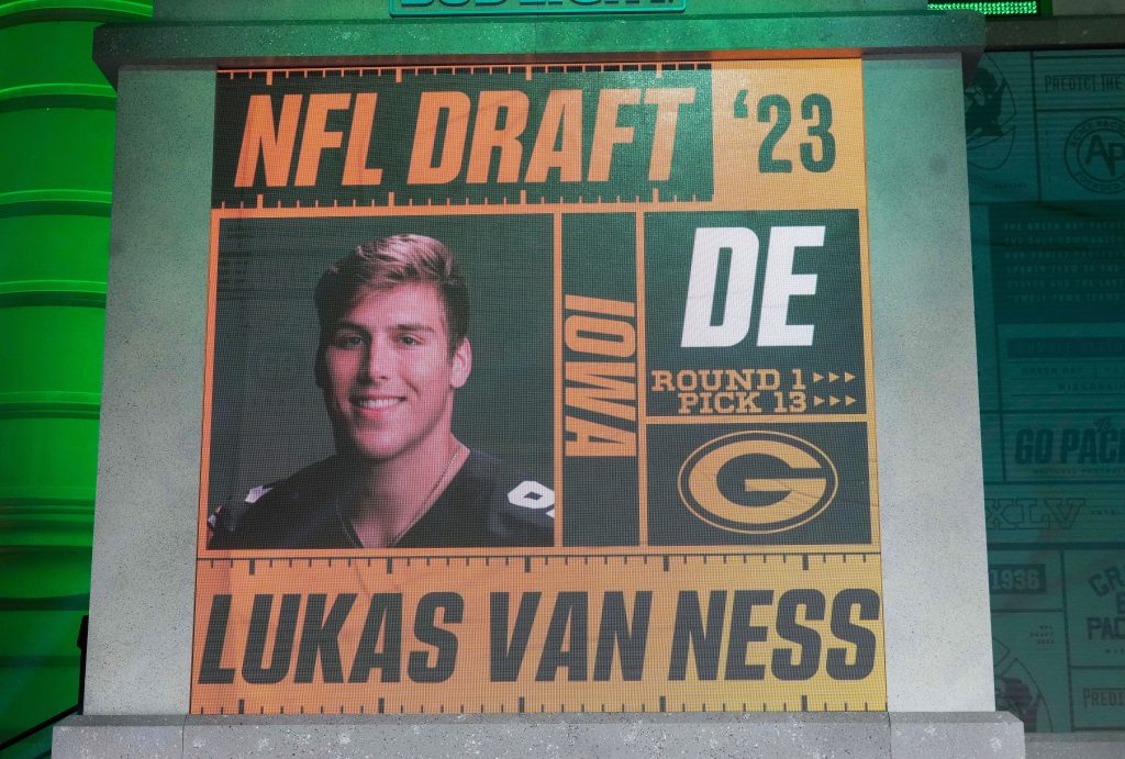 Green Bay Packers NFL Draft Grades 2023: Lukas Van Ness, Tucker