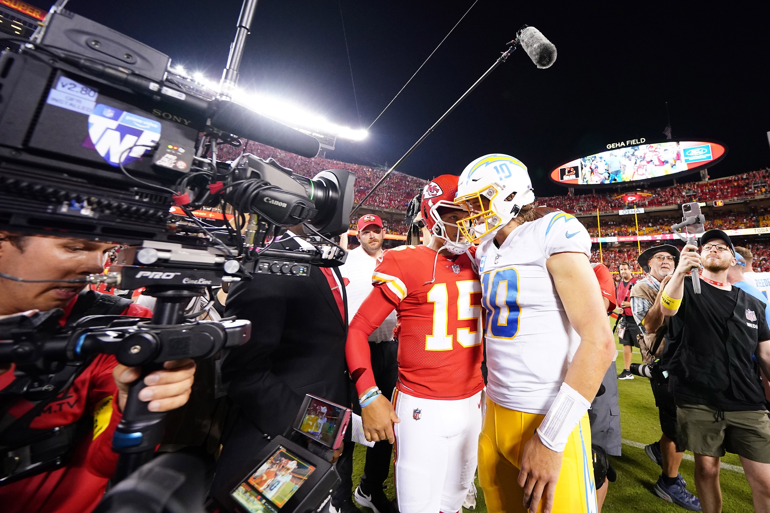 Kansas City Chiefs vs. Los Angeles Chargers Prediction, Pick, Odds: Will  Herbert keep up with Patrick Mahomes?