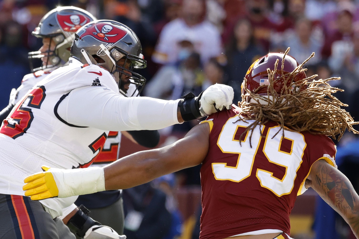 Bucs to release left tackle Donovan Smith after down season