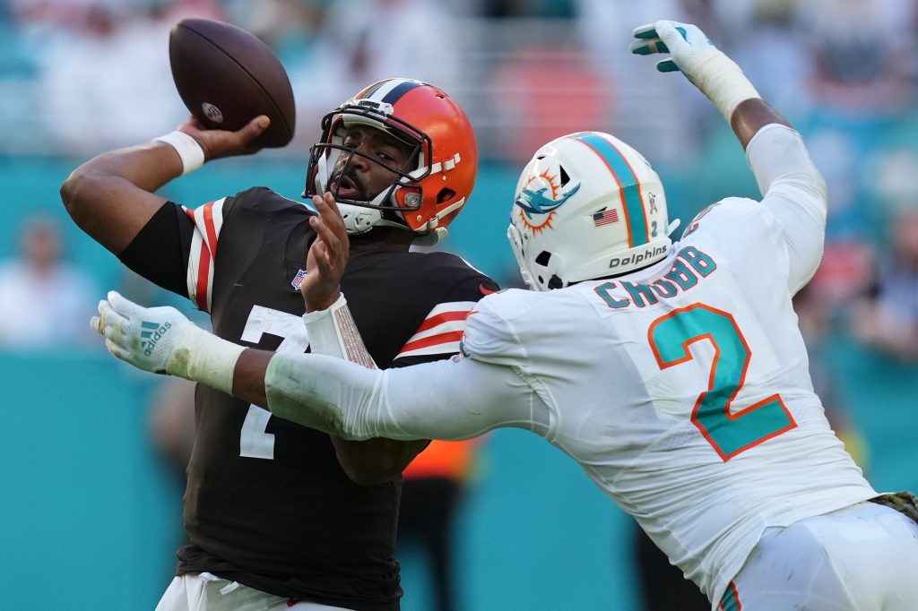 Miami Dolphins: Top 5 improved young defensive players