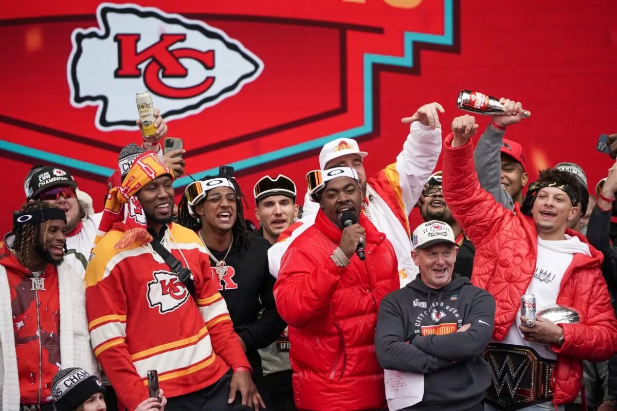 Chris Jones Holdout