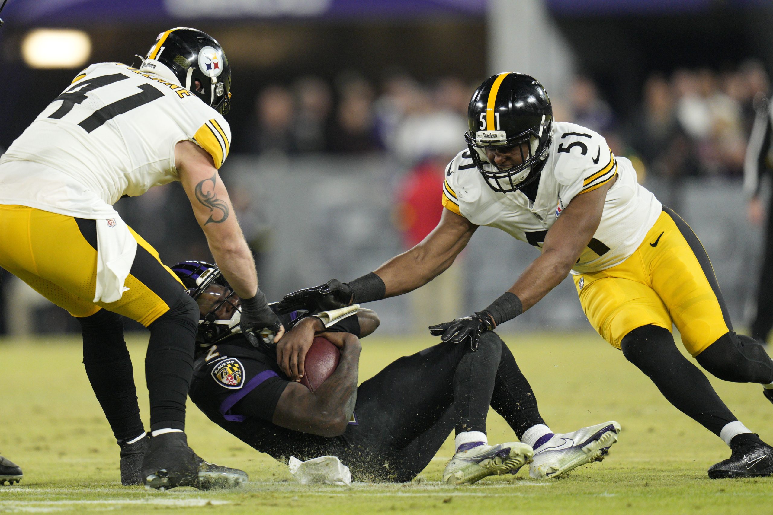 NFL: Philadelphia Eagles sign linebackers Myles Jack and Zach