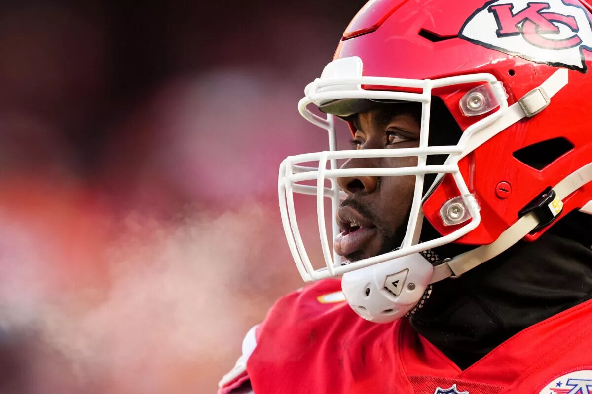 Chiefs Trade Raiders