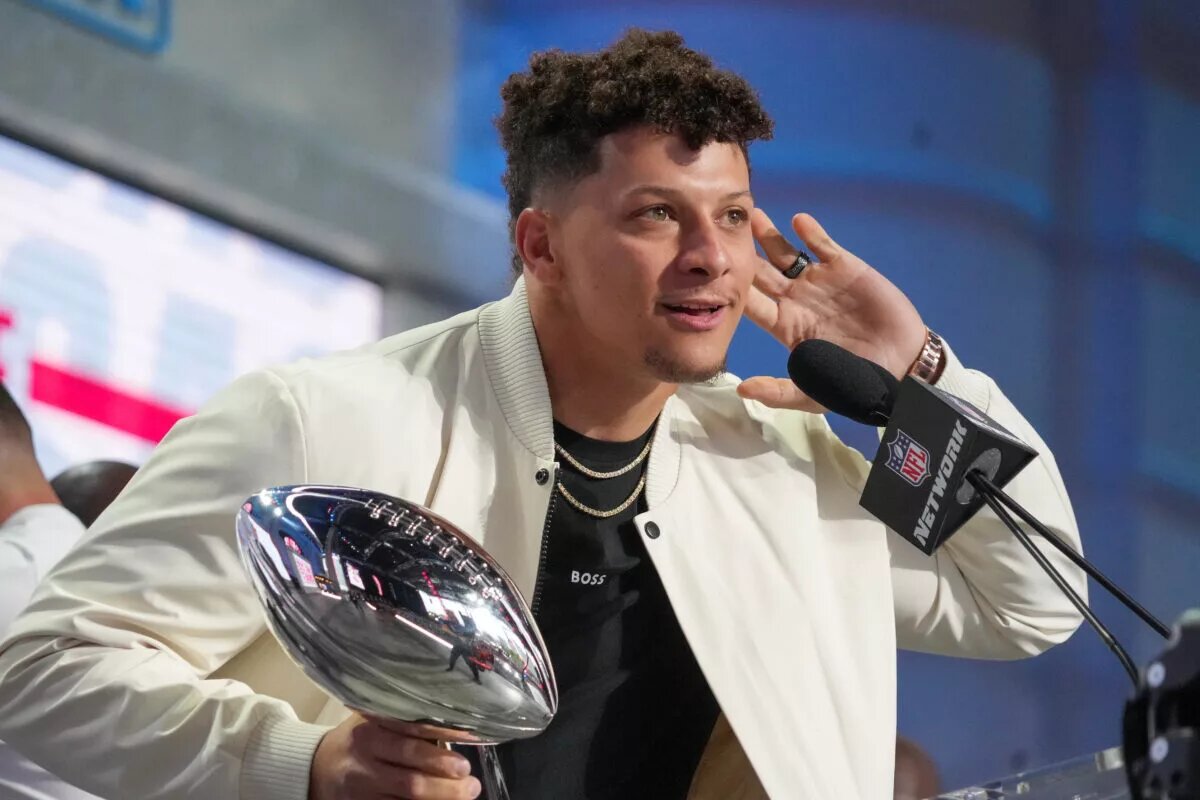 Chiefs Mahomes Jones