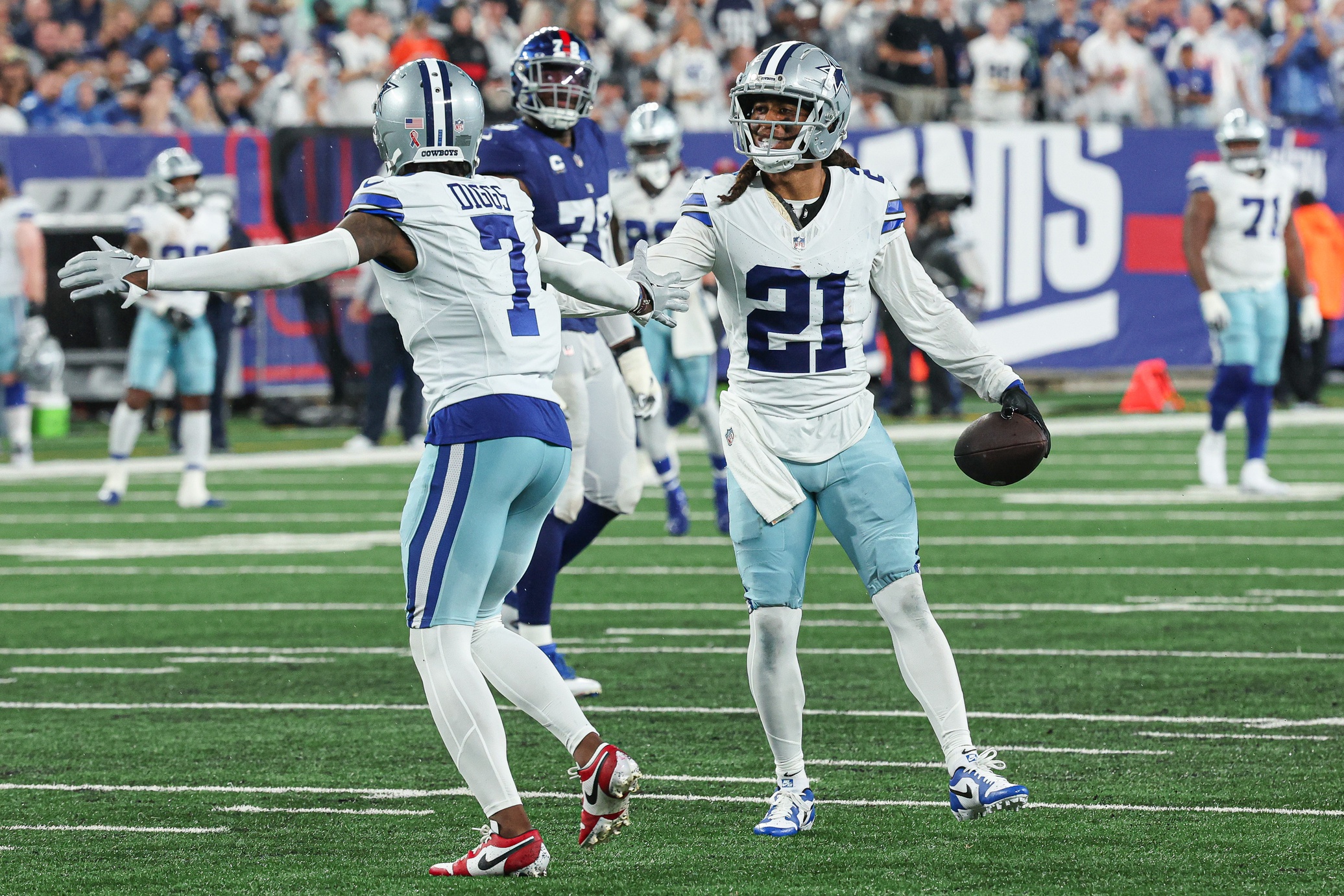 Dallas Cowboys 40-0 New York Giants, Dallas dominates Giants