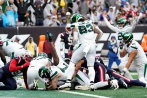 New York Jets Offensive Line leads Nick Bawden to a 1-yard Touchdown